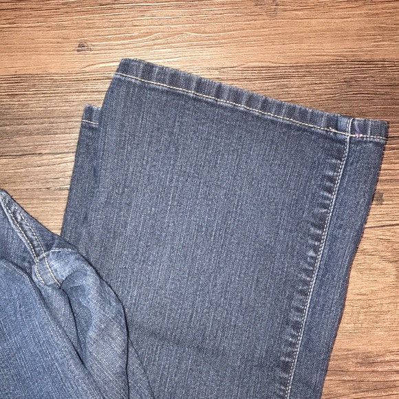 SOLD 🎄NWOT JEANS - Picture 3 of 9